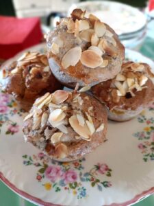 Muffins vegan aux amandes du restaurant Little Miss Goumard à Cheverny, dessert fait maison et 100 % végétal.