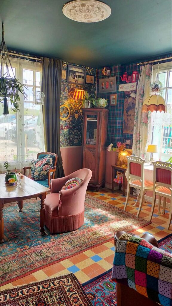 Photo du petit salon anglais Miss Goumard